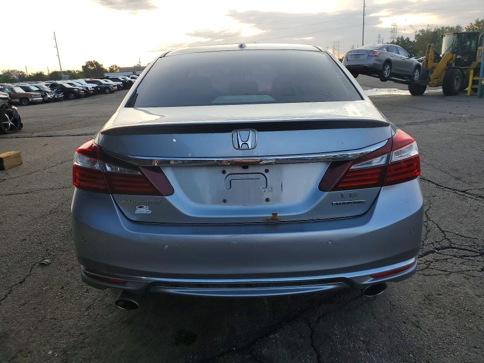 Продаж на аукціоні авто 2017 Honda Accord, vin: 1HGCR3F90HA028009, номер лоту: 68783426