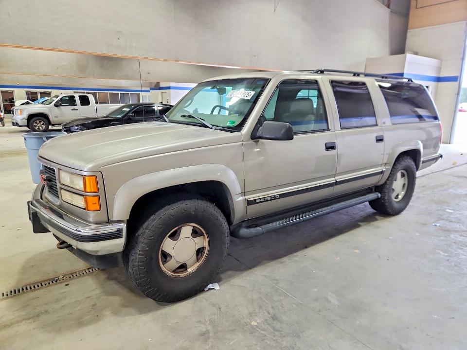 Auction sale of the 1999 Gmc Suburban, vin: 1GKFK16R1XJ707097, lot number: 69733326