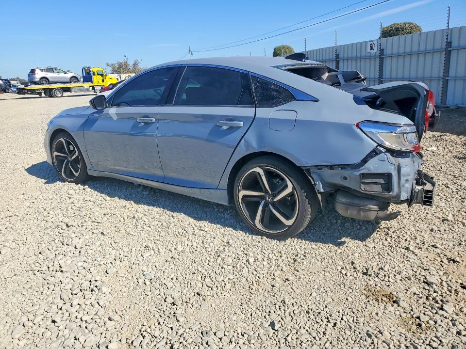 68649406 :رقم المزاد ، 1HGCV1F40NA105770 vin ، 2022 Honda Accord مزاد بيع