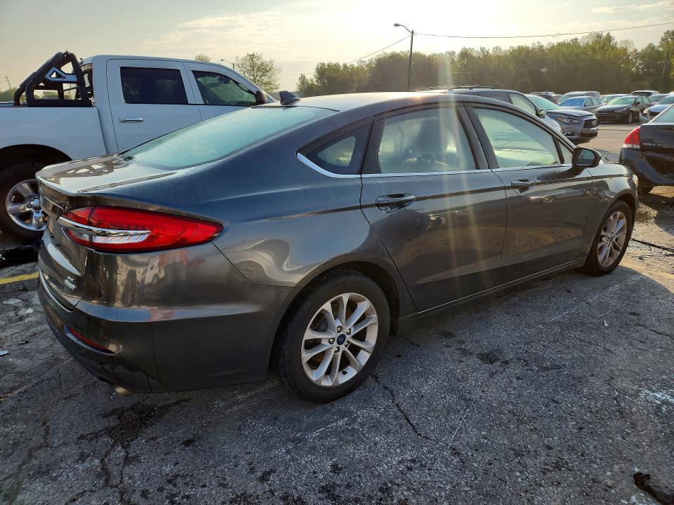 69108926 :رقم المزاد ، 3FA6P0HDXLR135154 vin ، 2020 Ford Fusion مزاد بيع