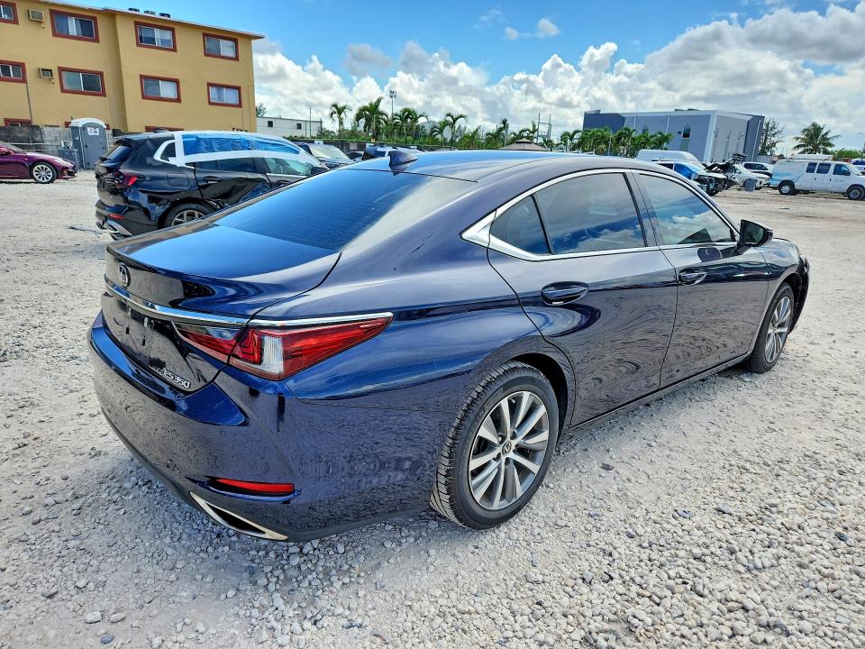 69025936 :رقم المزاد ، 58ADZ1B14LU081198 vin ، 2020 Lexus Es مزاد بيع