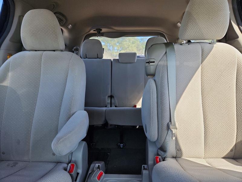 67917746 :رقم المزاد ، 5TDKK3DC0ES499492 vin ، 2014 Toyota Sienna مزاد بيع