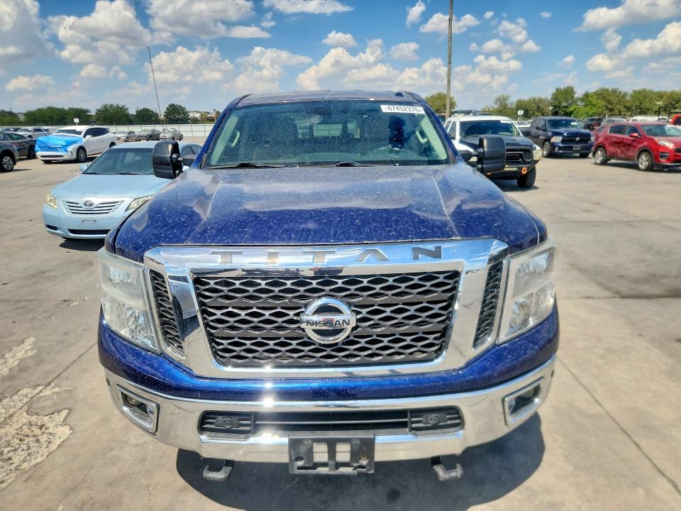 67452376 :رقم المزاد ، 1N6BA1F27HN559898 vin ، 2017 Nissan Titan Xd مزاد بيع