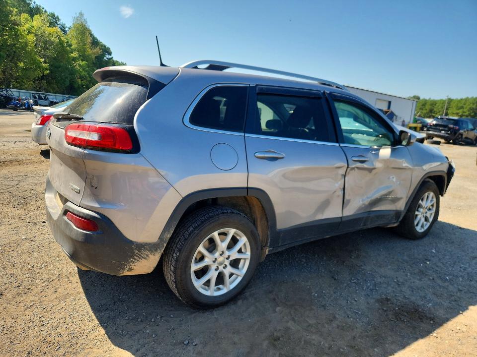 67045636 :رقم المزاد ، 1C4PJLCX0JD518013 vin ، 2018 Jeep Cherokee مزاد بيع