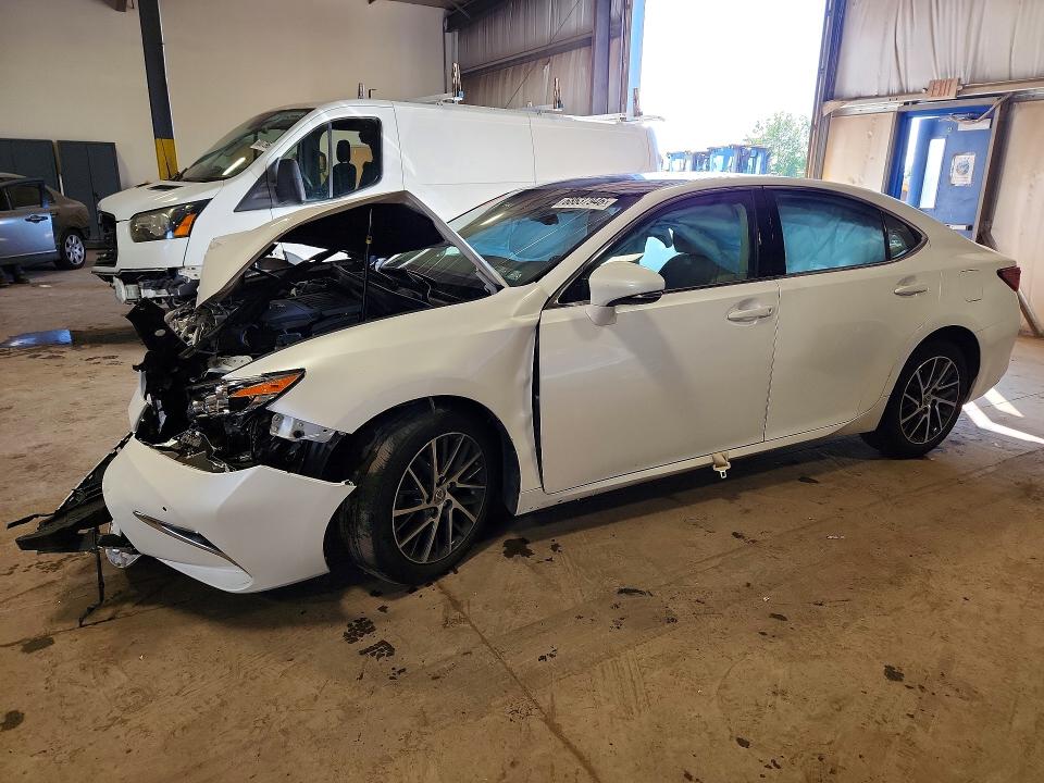 68637946 :رقم المزاد ، 58ABK1GGXJU082703 vin ، 2018 Lexus Es مزاد بيع