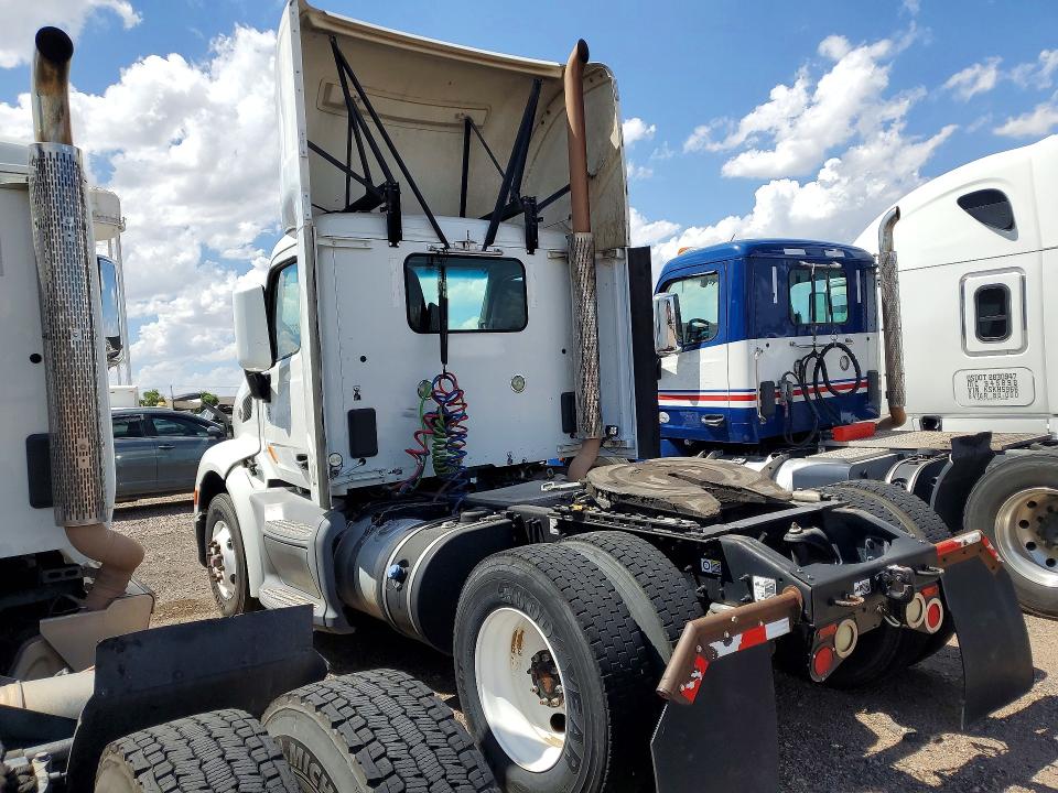 Продаж на аукціоні авто 2015 Peterbilt 579, vin: 1XPBA48X2FD286299, номер лоту: 65236476
