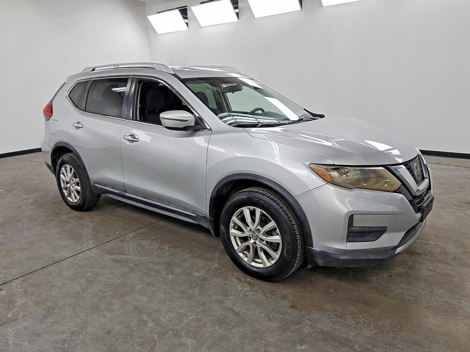 2017 Nissan Rogue მანქანა იყიდება აუქციონზე, vin: 5N1AT2MV9HC840104, აუქციონის ნომერი: 65968156