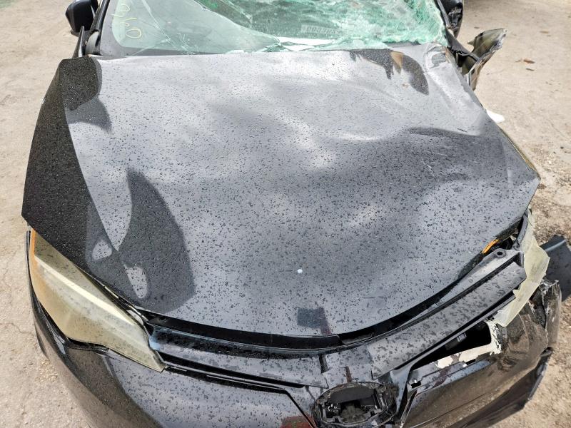 Продажа на аукционе авто 2018 Toyota Corolla, vin: 5YFBURHE8JP832579, номер лота: 68938246