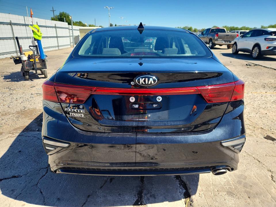 2019 Kia Forte მანქანა იყიდება აუქციონზე, vin: 3KPF24AD6KE013116, აუქციონის ნომერი: 67133446