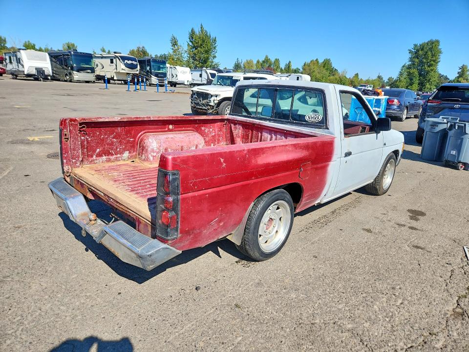 69368256 :رقم المزاد ، 1N6SD11S5NC326849 vin ، 1992 Nissan Truck مزاد بيع