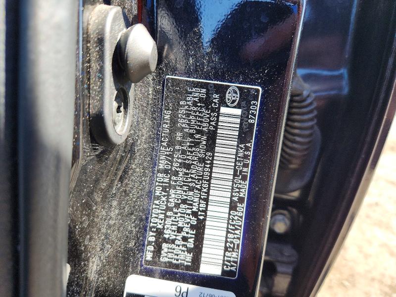 68731806 :رقم المزاد ، 4T1BF1FK6FU994429 vin ، 2015 Toyota Camry مزاد بيع