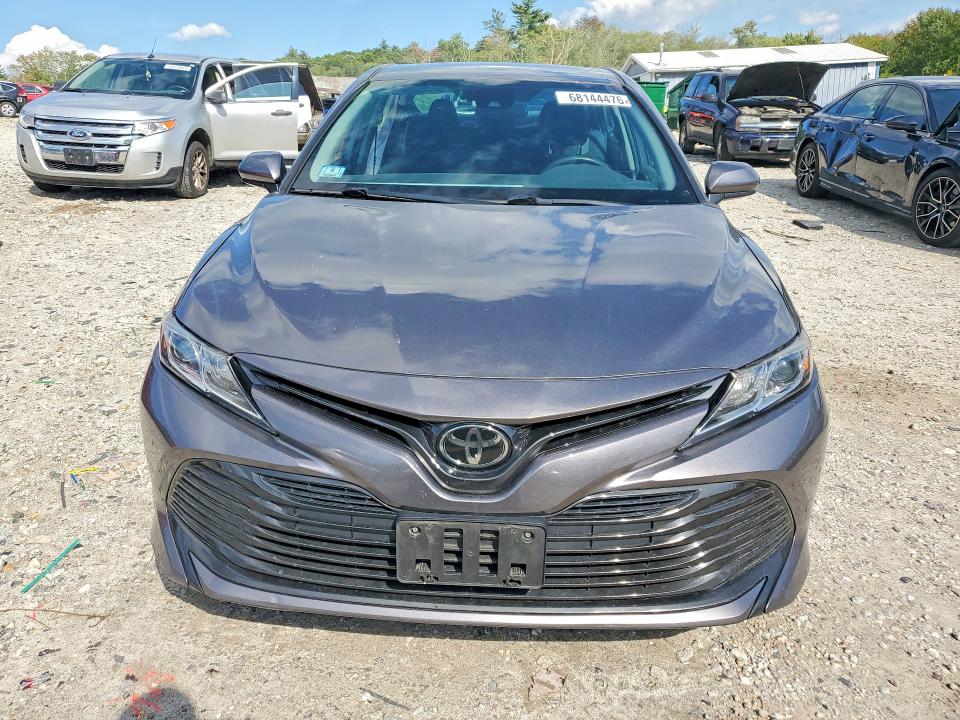 68144476 :رقم المزاد ، 4T1B11HK4KU761123 vin ، 2019 Toyota Camry مزاد بيع