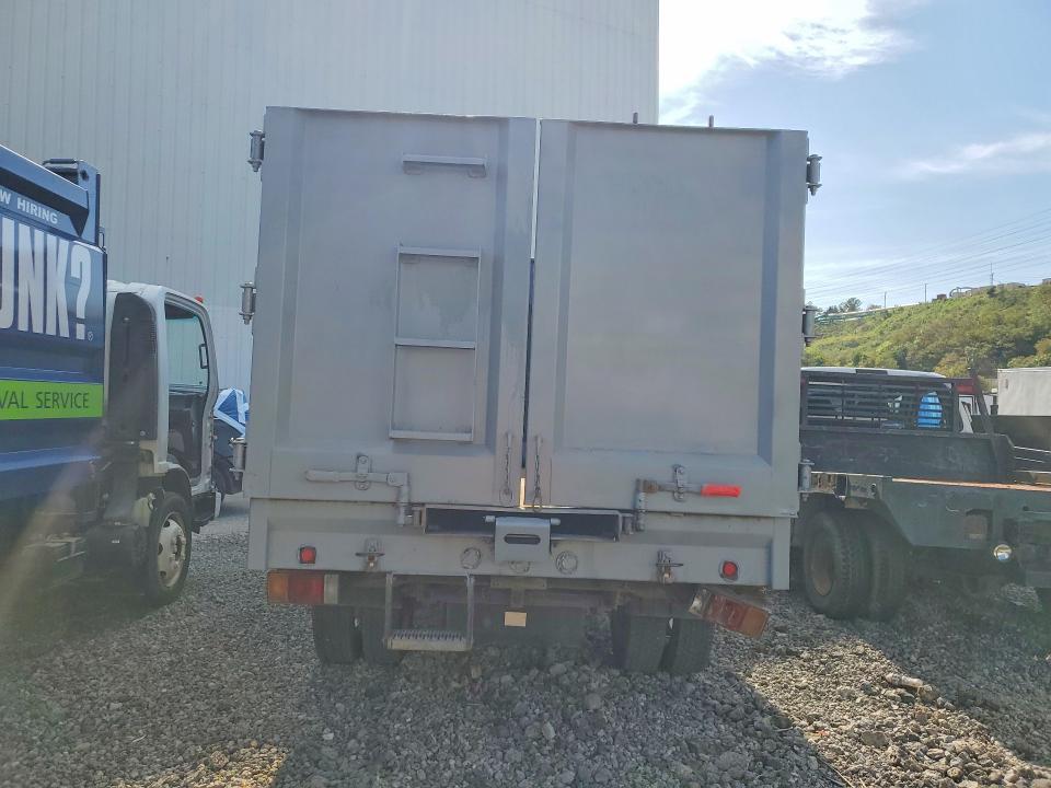 68673106 :رقم المزاد ، 54DC4W1B6HS808224 vin ، 2017 Isuzu Npr Hd مزاد بيع