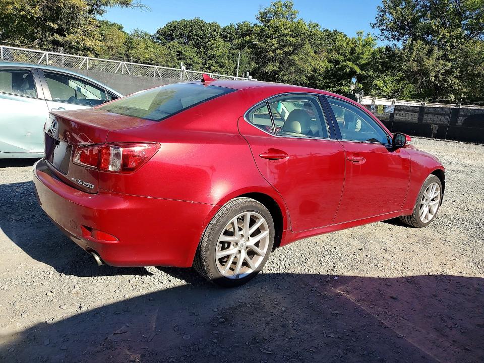 68245016 :رقم المزاد ، JTHCF5C27C5056528 vin ، 2012 Lexus Is مزاد بيع