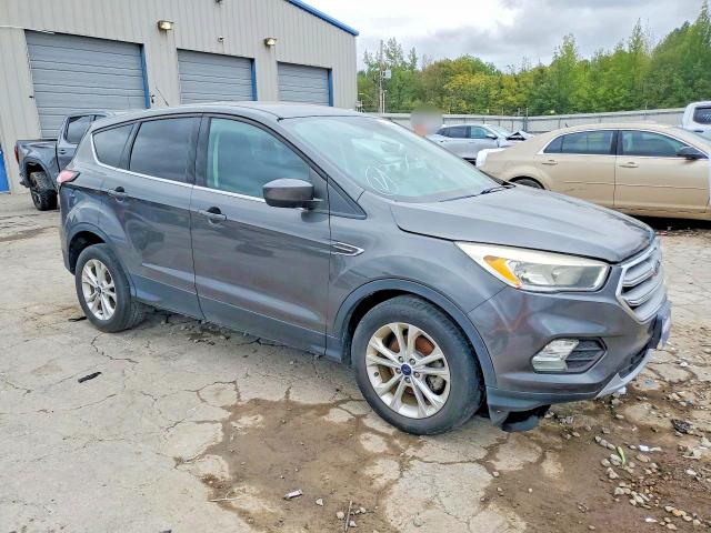 Продажа на аукционе авто 2017 Ford Escape, vin: 1FMCU0GD6HUA36723, номер лота: 70523216