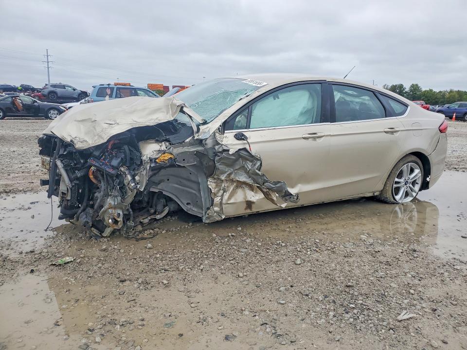 69861656 :رقم المزاد ، 3FA6P0UU8JR273715 vin ، 2018 Ford Fusion مزاد بيع