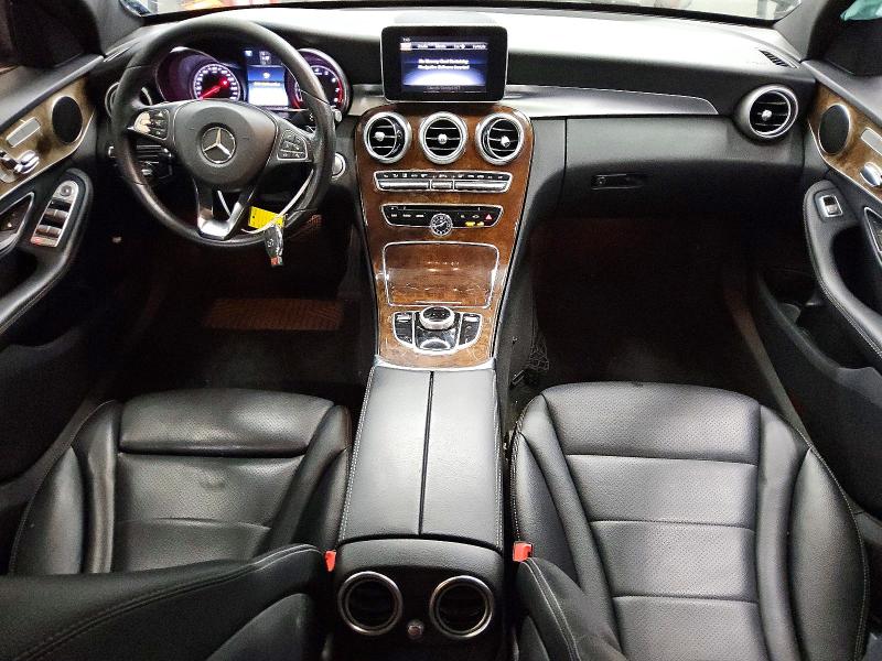 67294936 :رقم المزاد ، 55SWF4JB0JU242238 vin ، 2018 Mercedes-benz C مزاد بيع