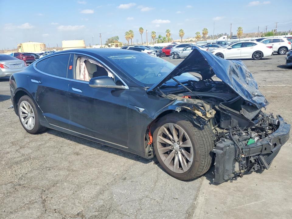 2018 Tesla Model S მანქანა იყიდება აუქციონზე, vin: 5YJSA1E22JF294929, აუქციონის ნომერი: 68946186
