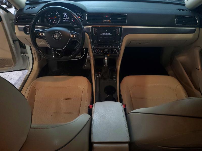 Продажа на аукционе авто 2018 Volkswagen Passat, vin: 1VWAA7A30JC008227, номер лота: 71236976