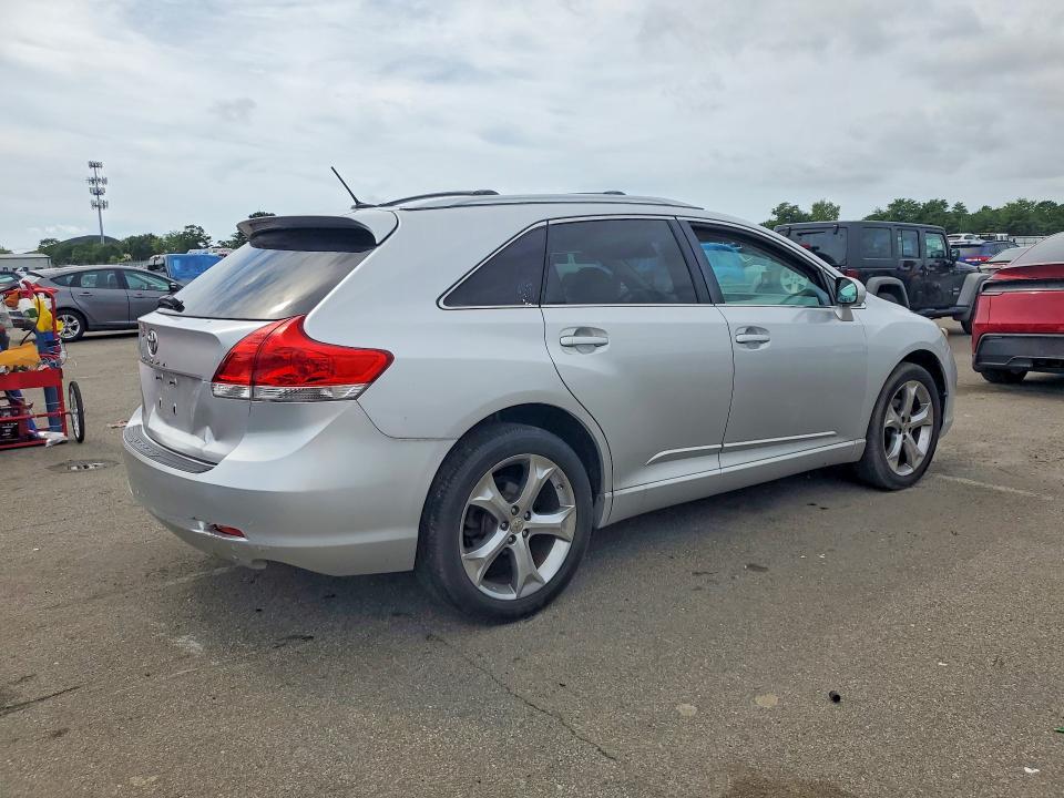 67385526 :رقم المزاد ، 4T3ZK3BB3BU034627 vin ، 2011 Toyota Venza مزاد بيع