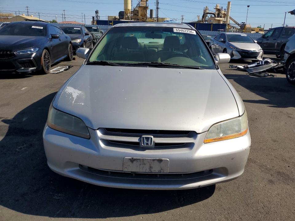 1998 Honda Accord მანქანა იყიდება აუქციონზე, vin: 1HGCG6679WA158017, აუქციონის ნომერი: 69462256