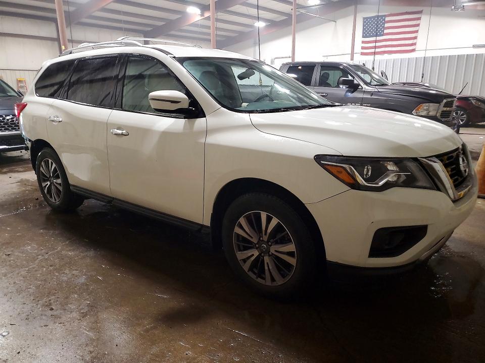 Продажа на аукционе авто 2017 Nissan Pathfinder, vin: 5N1DR2MM6HC640817, номер лота: 69841036