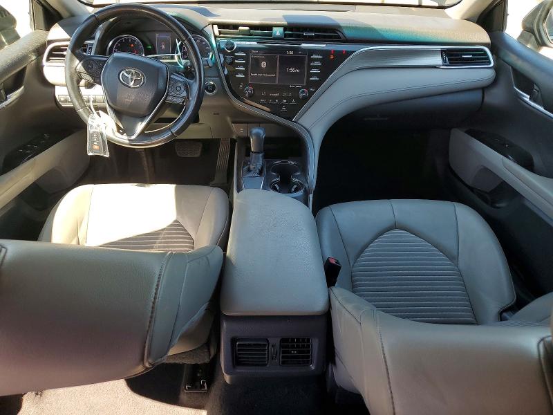 68100076 :رقم المزاد ، 4T1B11HK8JU599429 vin ، 2018 Toyota Camry مزاد بيع