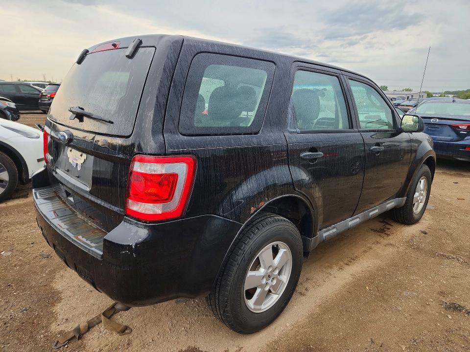 69247446 :رقم المزاد ، 1FMCU9C76AKD17281         vin ، 2010 Ford Escape مزاد بيع