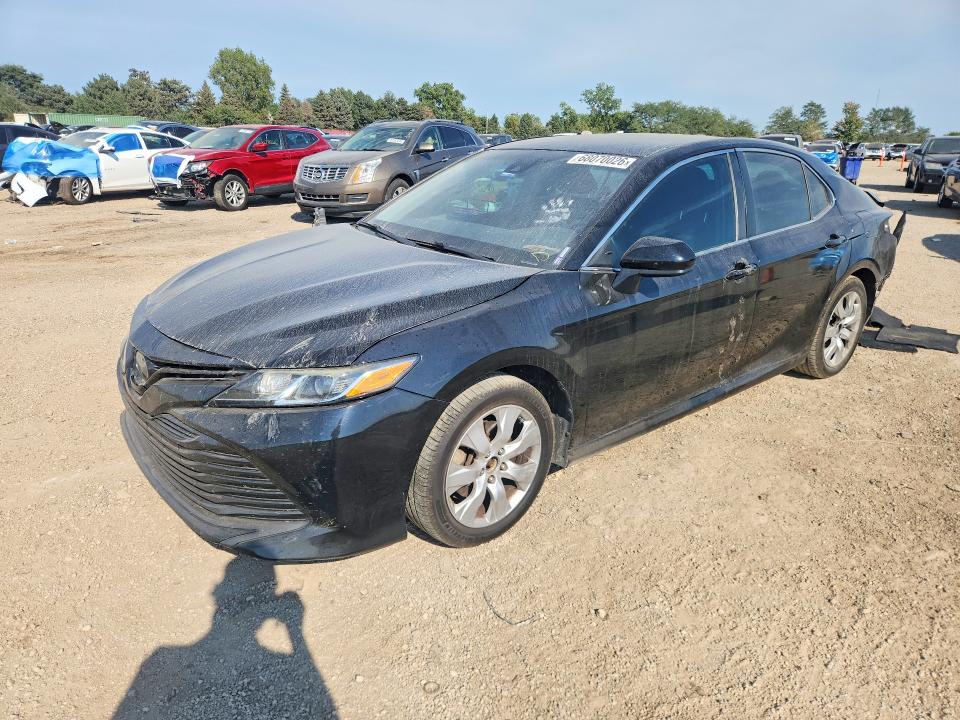 68070026 :رقم المزاد ، 4T1B11HKXJU663812 vin ، 2018 Toyota Camry مزاد بيع