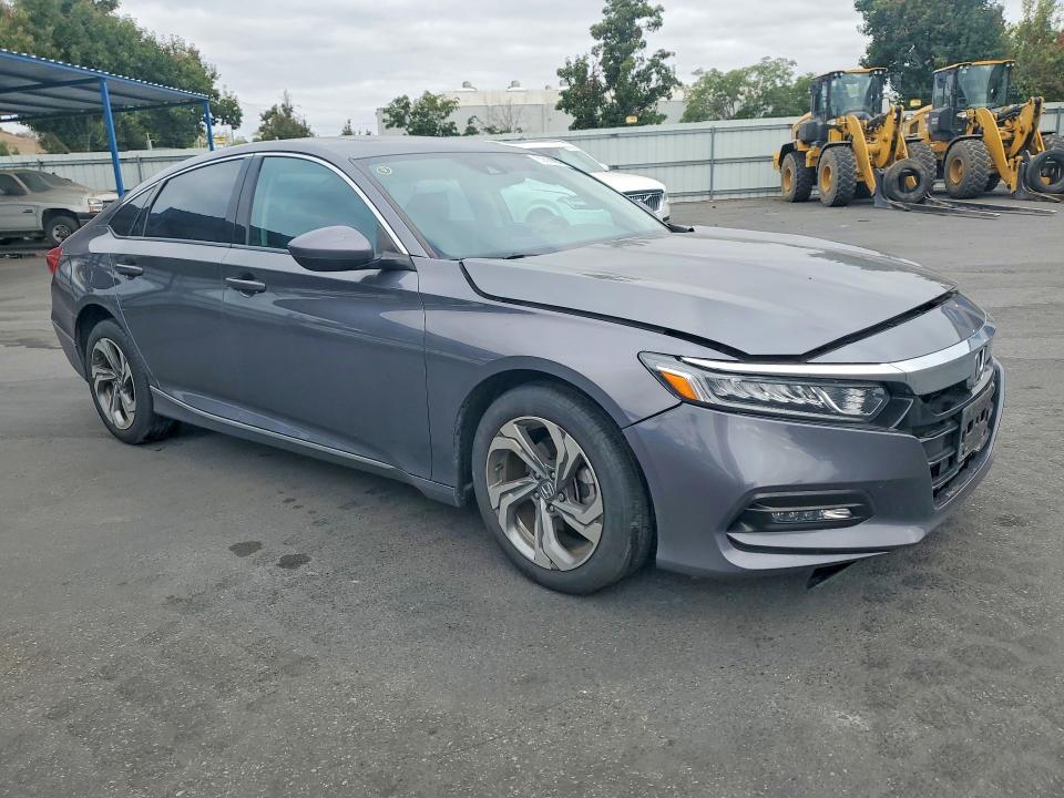 69389876 :رقم المزاد ، 1HGCV1F44JA216722 vin ، 2018 Honda Accord مزاد بيع
