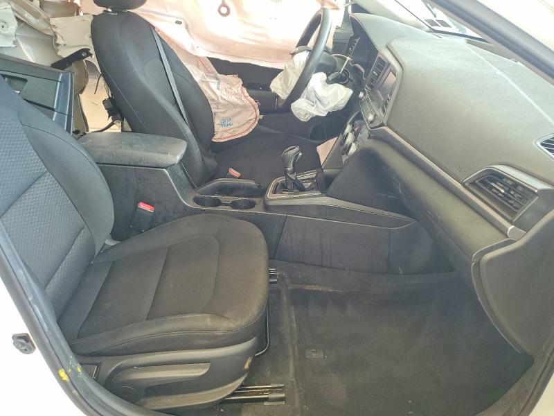 67070326 :رقم المزاد ، 5NPD74LF4KH469988 vin ، 2019 Hyundai Elantra مزاد بيع