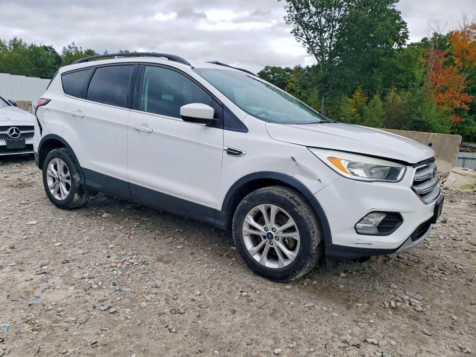 Продажа на аукционе авто 2018 Ford Escape, vin: 1FMCU9GD9JUA75834, номер лота: 70874236