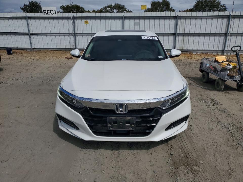 67881526 :رقم المزاد ، 1HGCV1F41KA074878 vin ، 2019 Honda Accord مزاد بيع