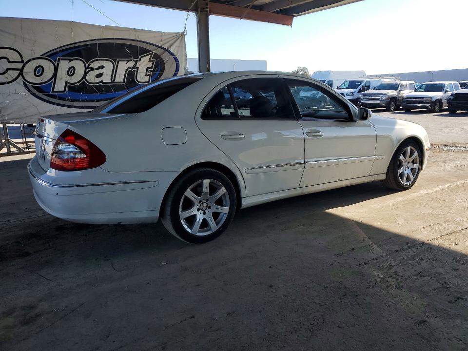 69888586 :رقم المزاد ، WDBUF56X57B095475 vin ، 2007 Mercedes-benz E مزاد بيع