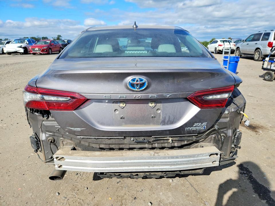 2021 Toyota Camry მანქანა იყიდება აუქციონზე, vin: 4T1F31AK6MU024191, აუქციონის ნომერი: 70640336