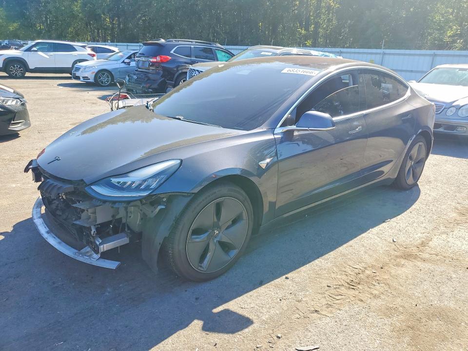 Auction sale of the 2018 Tesla Model 3, vin: 5YJ3E1EA8JF056731, lot number: 68351666