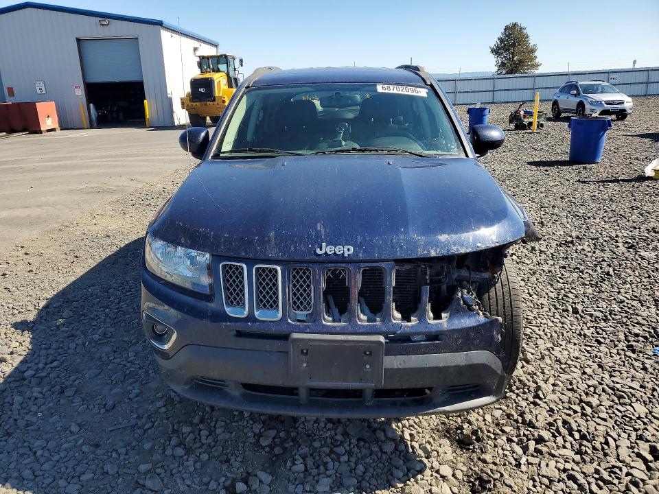 68702096 :رقم المزاد ، 1C4NJDEBXHD100969 vin ، 2017 Jeep Compass مزاد بيع
