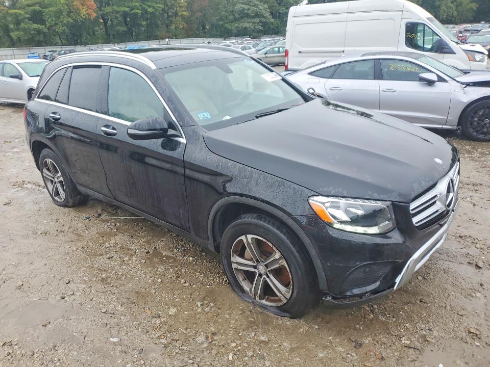 71003366 :رقم المزاد ، WDC0G4KB9HF120237 vin ، 2017 Mercedes-benz Glc مزاد بيع