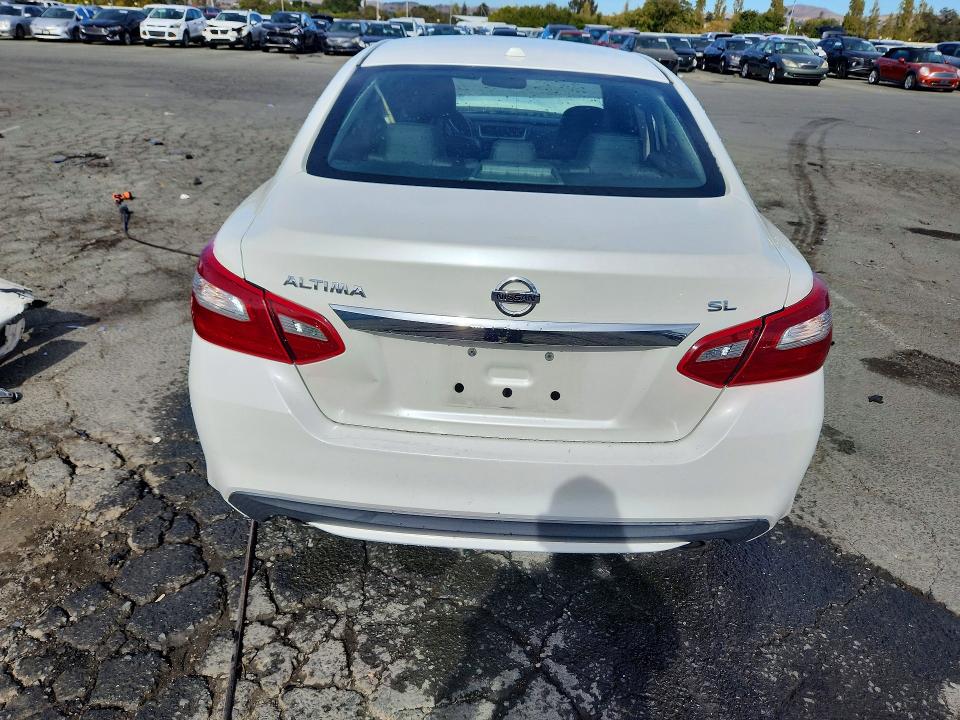 68192416 :رقم المزاد ، 1N4AL3AP5JC233502 vin ، 2018 Nissan Altima مزاد بيع