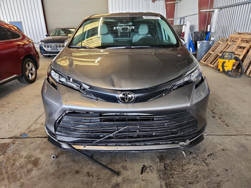 66834726 :رقم المزاد ، 5TDKRKECXTS296627 vin ، 2026 Toyota Sienna مزاد بيع
