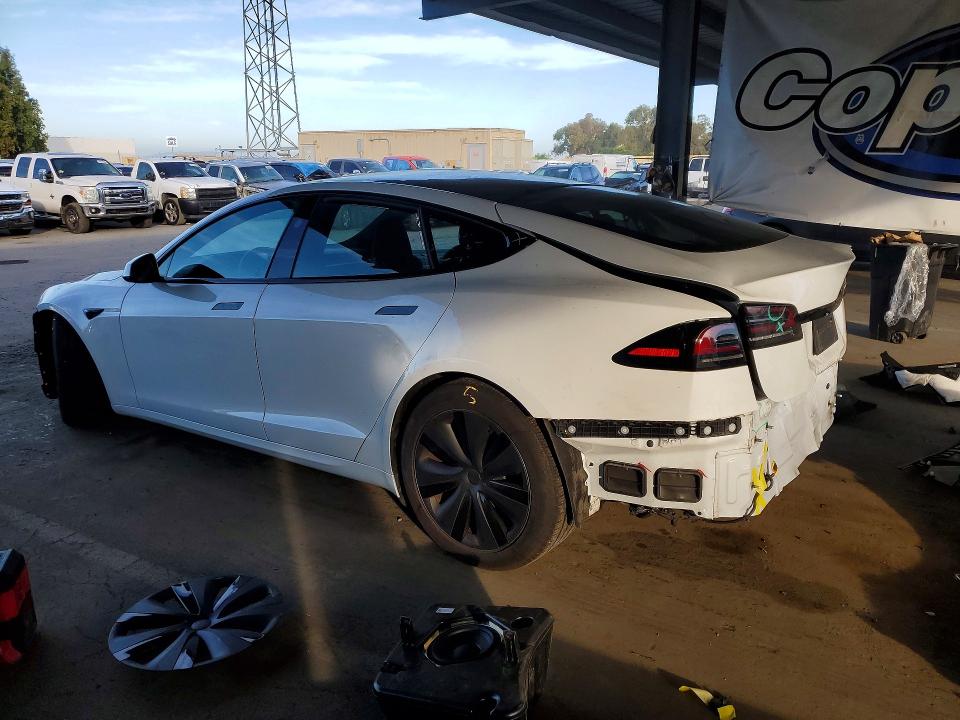 68696176 :رقم المزاد ، 5YJSA1E57RF543182 vin ، 2024 Tesla Model S مزاد بيع