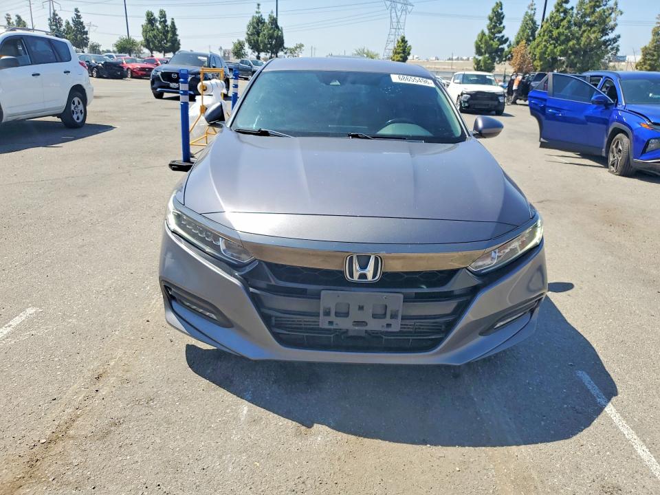 Продажа на аукционе авто 2018 Honda Accord, vin: 1HGCV1F39JA132452, номер лота: 68655496