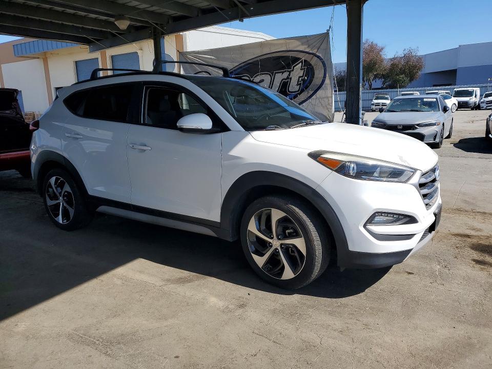 Продаж на аукціоні авто 2018 Hyundai Tucson, vin: KM8J3CA24JU742937, номер лоту: 67928336