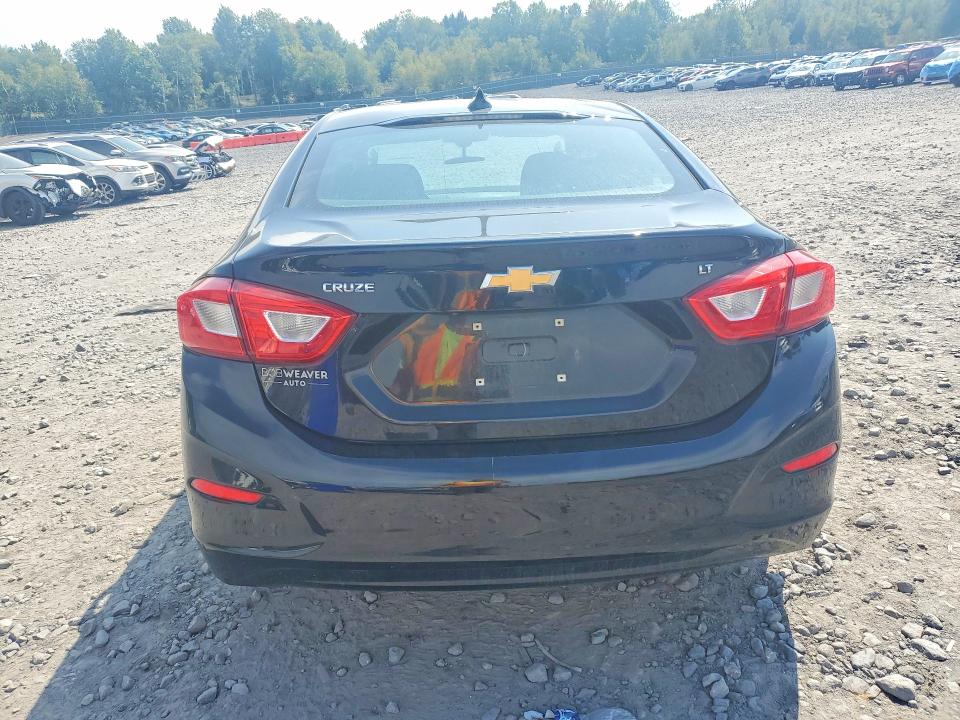 68785656 :رقم المزاد ، 1G1BE5SM3J7221570 vin ، 2018 Chevrolet Cruze مزاد بيع