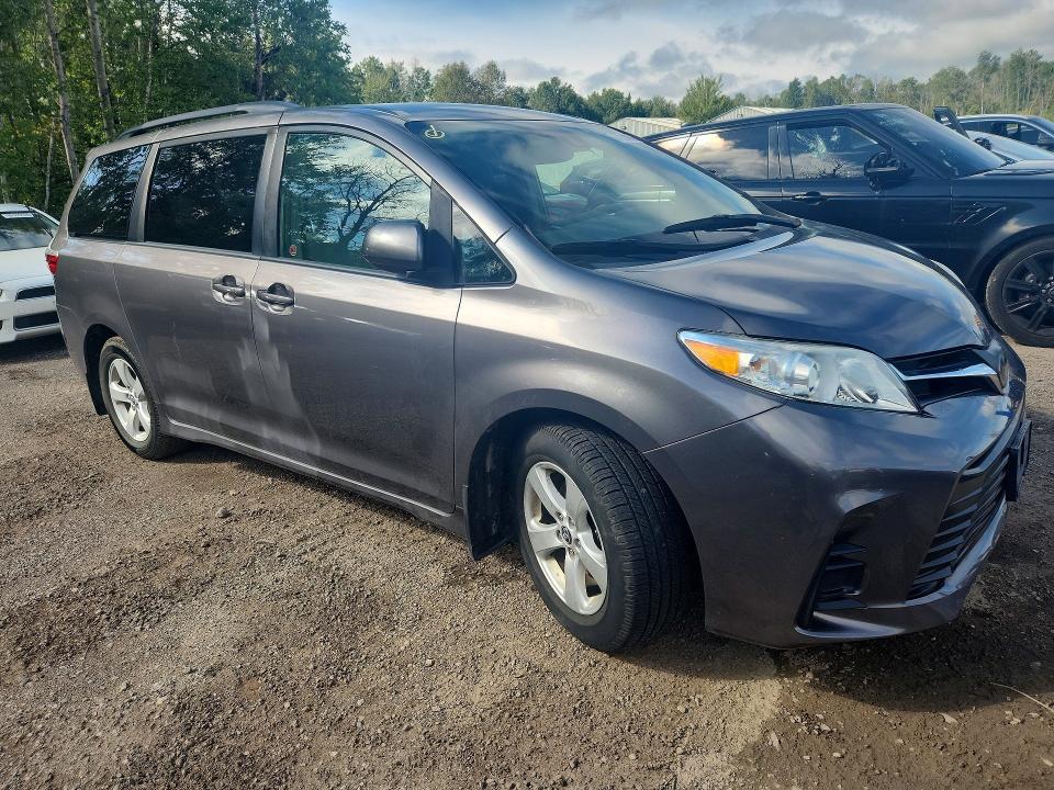 2018 Toyota Sienna მანქანა იყიდება აუქციონზე, vin: 5TDKZ3DC1JS965601, აუქციონის ნომერი: 67983066