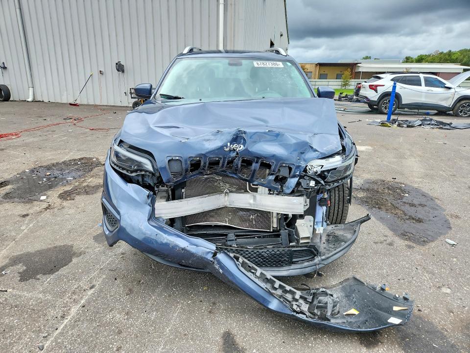 67827386 :رقم المزاد ، 1C4PJLCB4LD606506 vin ، 2020 Jeep Cherokee مزاد بيع