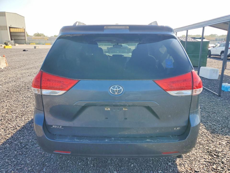 68104276 :رقم المزاد ، 5TDKK3DC1DS331682 vin ، 2013 Toyota Sienna مزاد بيع