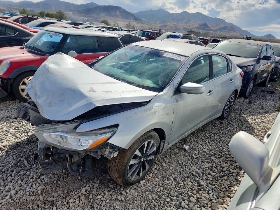 2017 Nissan Altima მანქანა იყიდება აუქციონზე, vin: 1N4AL3AP8HC236095, აუქციონის ნომერი: 68704016
