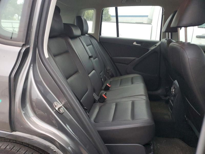 68829326 :رقم المزاد ، WVGAV7AX9HK027431 vin ، 2017 Volkswagen Tiguan مزاد بيع