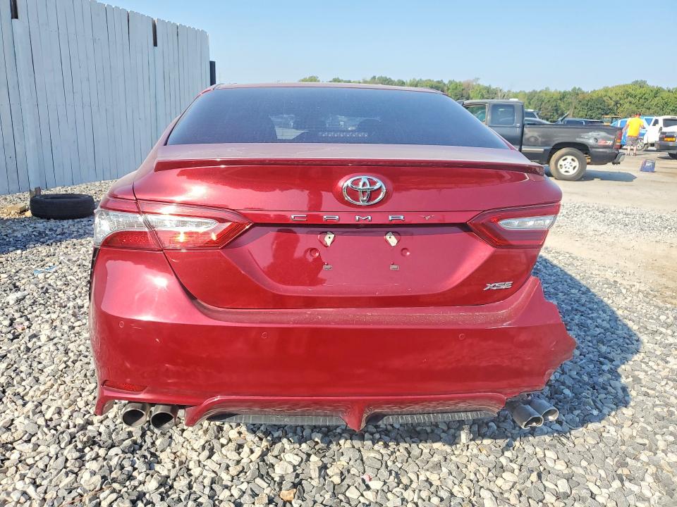2018 Toyota Camry მანქანა იყიდება აუქციონზე, vin: 4T1B61HK1JU625208, აუქციონის ნომერი: 69637156